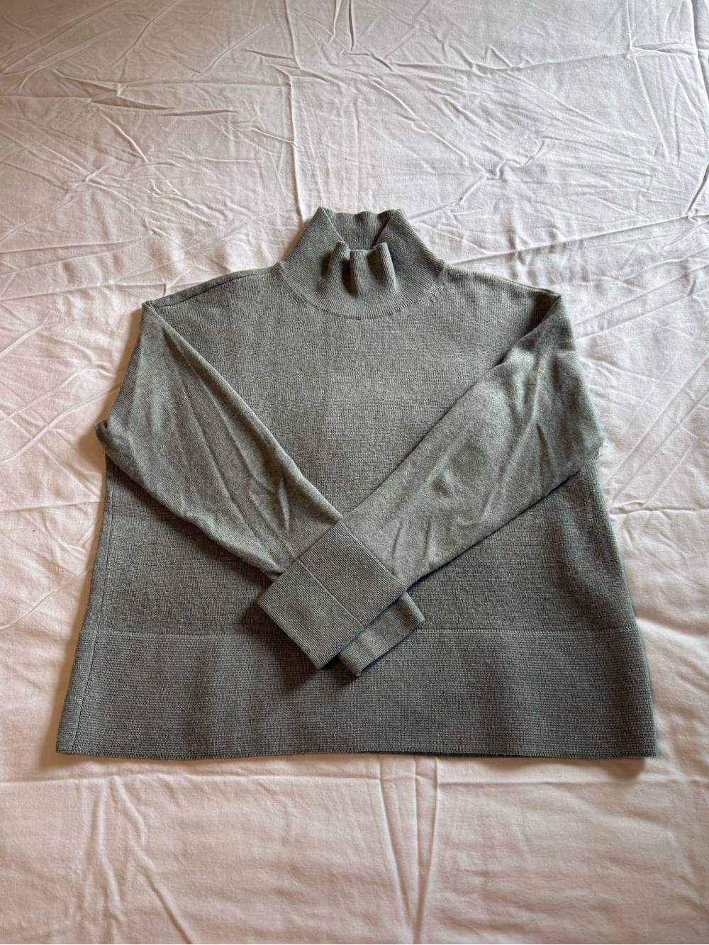 Everlane Cashmere Square Turtleneck Sweater, Sage, size M